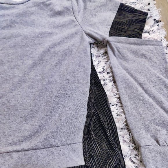 Trame Cut-Out Sleeve Pleated Black and Grey Formal Sweatshirt Made in Italy - Picture 2 of 9